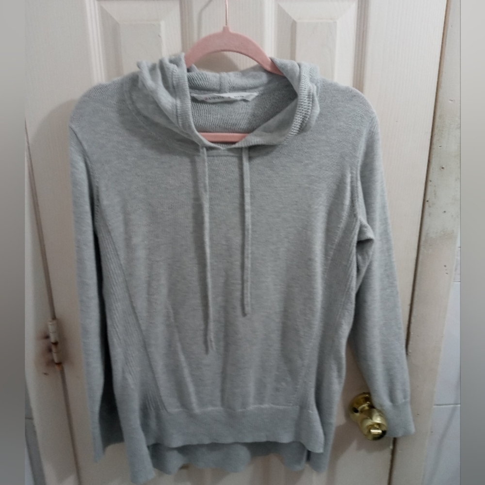 Athleta Gray Sweatshirt Hoodie Size M Flaw